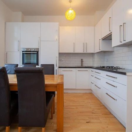 Lovely 2 Bedroom Apartment In Tooting Лондон Екстер'єр фото